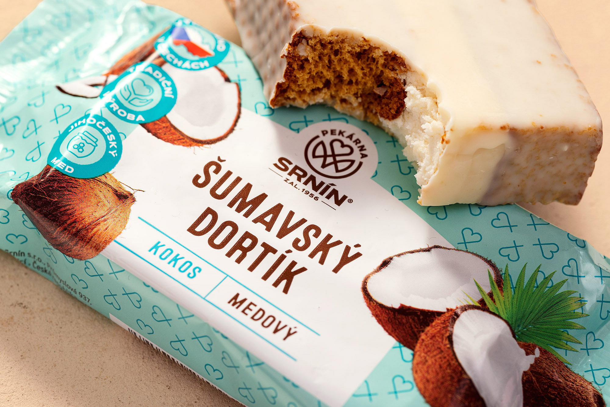 Pekaren srnin small cakes gingerbread modern colorful packaging